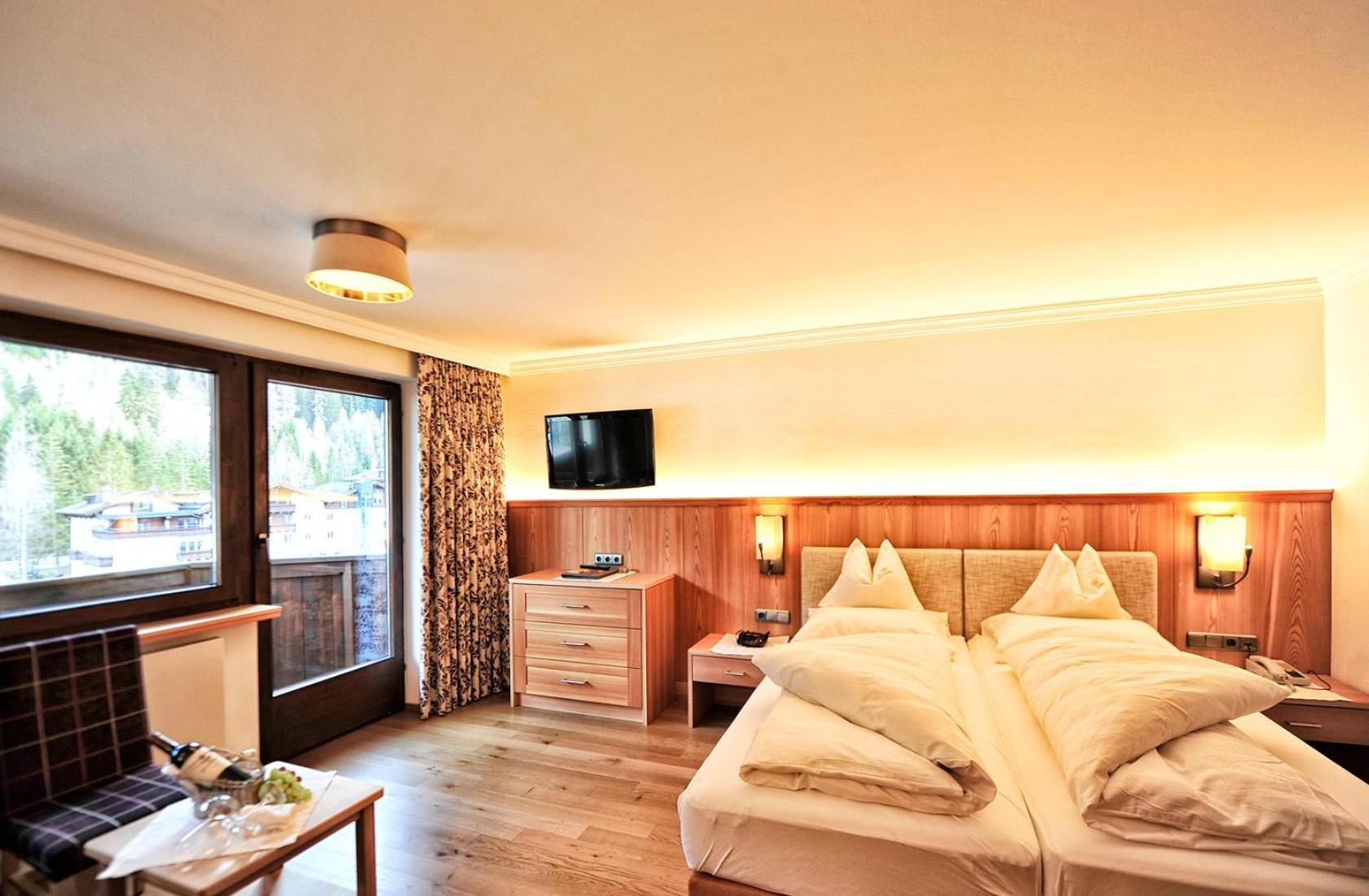 Heart Hotel Arlberg ซังคท์อันทอนอัมอาร์ลแบร์ก ภายนอก รูปภาพ