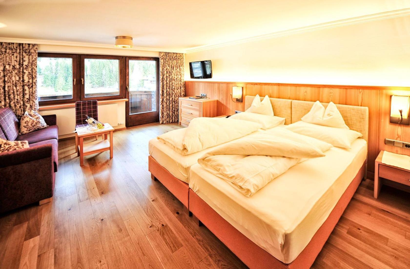 Heart Hotel Arlberg ซังคท์อันทอนอัมอาร์ลแบร์ก ภายนอก รูปภาพ