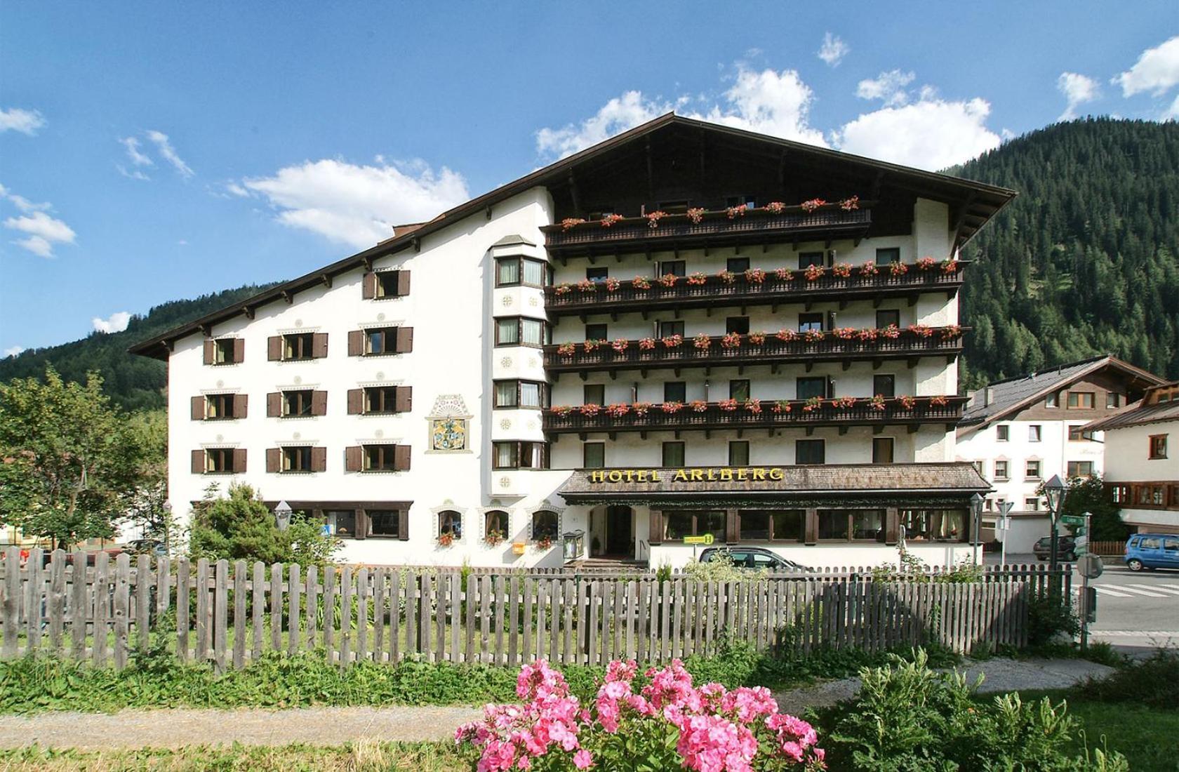 Heart Hotel Arlberg ซังคท์อันทอนอัมอาร์ลแบร์ก ภายนอก รูปภาพ