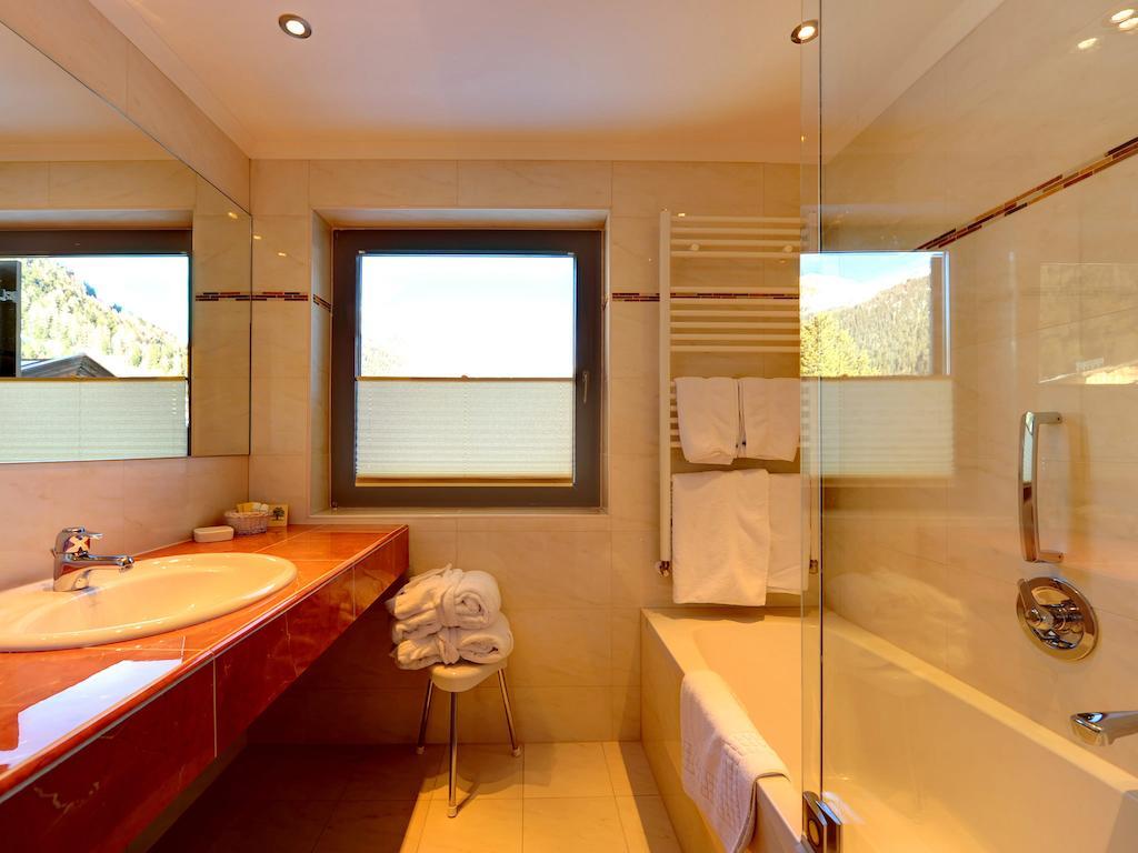 Heart Hotel Arlberg ซังคท์อันทอนอัมอาร์ลแบร์ก ภายนอก รูปภาพ